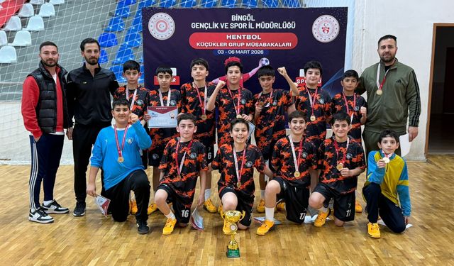 Petrol Ortaokulu Hentbol Takımı Bölgeyi Salladı