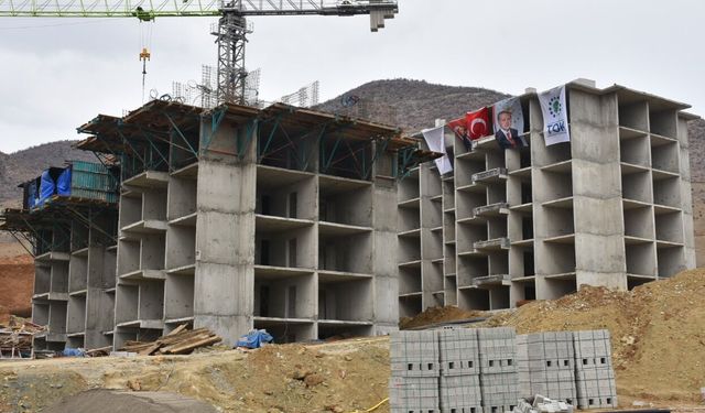 Sason’da TOKİ Konutları Yükseliyor