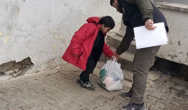 Umut Kervanı Kozluk’ta 90 Ailenin Yüzünü Güldürdü