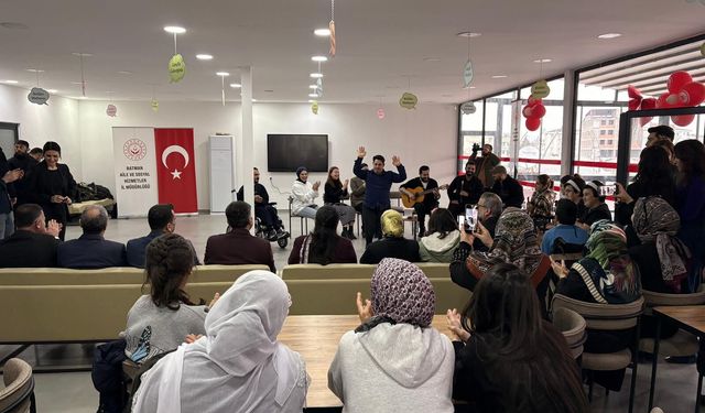 Üniversite Öğrencilerinden Engelsiz Müzik Dinletisi