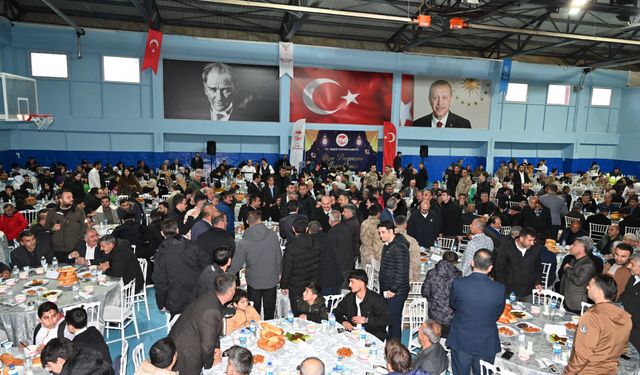 Vali Canalp Vatandaşlarla Aynı Sofrada