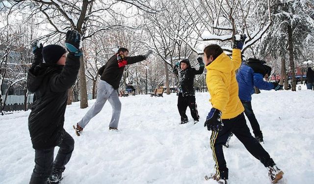 14 Nisan Salı Ardahan'da okul yok mu (Ardahan Valiliği - Kar tatili)? Ardahan okullar tatil mi?