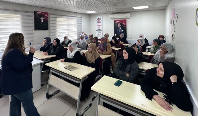 Batman’da Çocuk Yetiştirmede Doğru İletişimin Şifreleri Anlatıldı