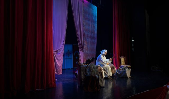 Batman’da Sanat Rüzgarı: “Hastalık Hastası” Ayakta Alkışlandı