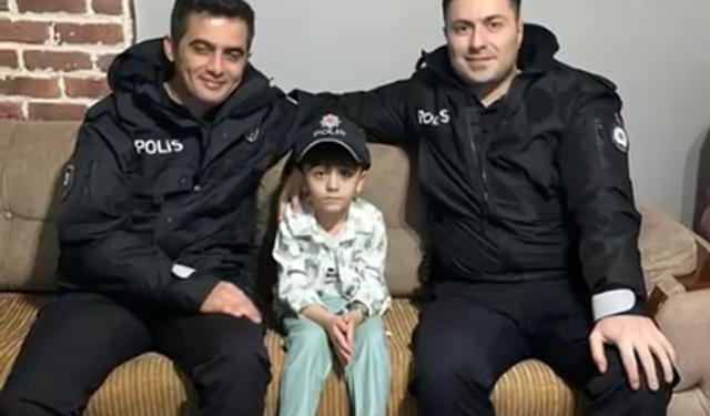 Minik Yüreklerden Anlamlı Davet: Polisler O Eve Misafir Oldu
