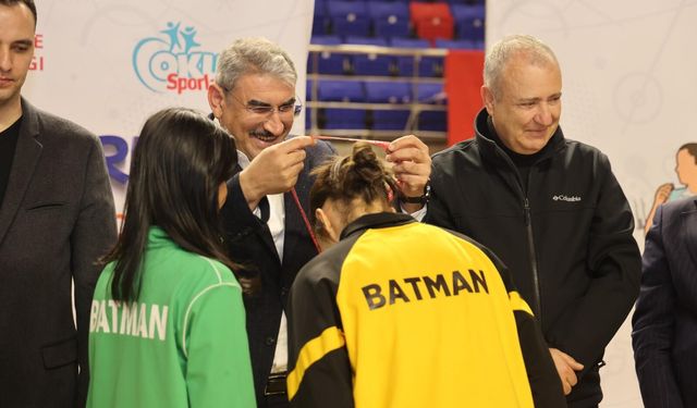 Namağlup Gelen Büyük Gurur: Batman’ın Yıldız Kızları Türkiye Üçüncüsü Oldu!