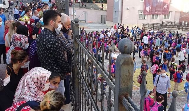 Randevu saati dışında okula girmek yasak mı, velilerin okula girmesi yasaklandı mı? Randevu saati nedir?