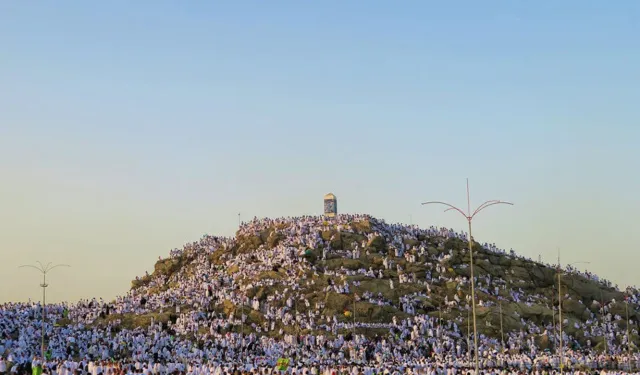 Arafata Neden ve Nasıl Çıkılır? Anlam ve Önemi Nedir?
