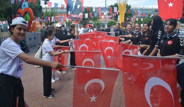 Batman’da 19 Mayıs Coşkusu Atatürk Parkı’nı Sardı: Genç Sporculara Büyük Alkış