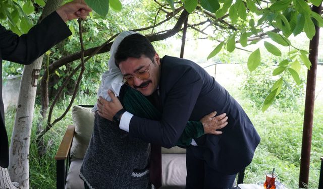 Beşiri’de Duygulandıran Bayram Ziyareti