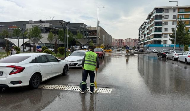 Ekipler Su Baskınlarının Oluşumunu Engelledi