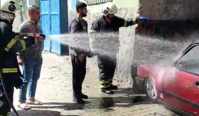 Gece Yarısı Korkutan Yangın! Otomobil Alev Topuna Döndü
