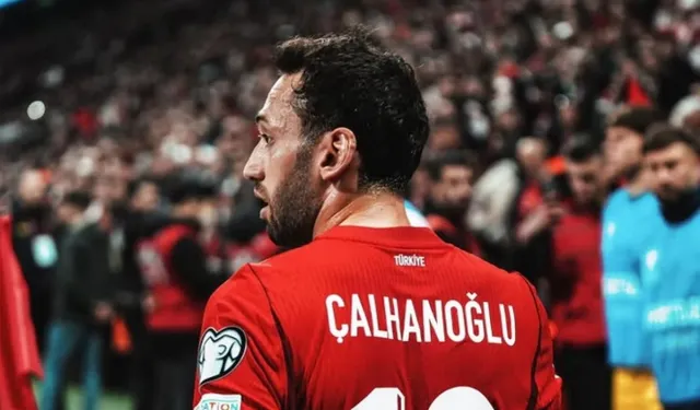 Hakan Çalhanoğlu direği kırma videosu gerçek mi? Hakan Çalhanoğlu kaleyi yıktı mı?