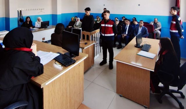 Mahkeme Sınıfa Taşındı: Batman’da Öğrenciler Gerçek Duruşmayı Canlandırdı