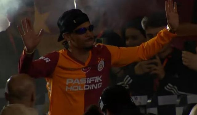 2026 Galatasaray Şampiyonluk kutlaması Leroy Sane podyum müziği nedir? Sane hangi şarkı çalıyor?