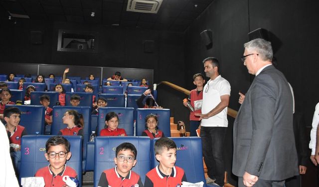 Sinema Etkinliği Öğrencilerin Yoğun Katılımıyla Devam Ediyor