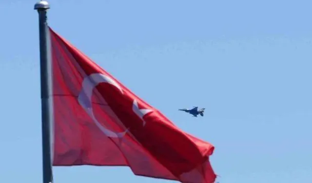 SOLOTÜRK ve Türk Yıldızları Samsun gösteri uçuşu ne zaman, saat kaçta, nerede? SOLOTÜRK VE TÜRK YILDIZLARI 19 MAYIS PROGRAMI