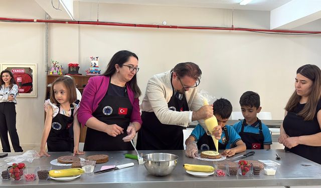 Aileler ve Çocuklar Aynı Tezgahta Pasta Yaparak Bağlarını Güçlendirdi