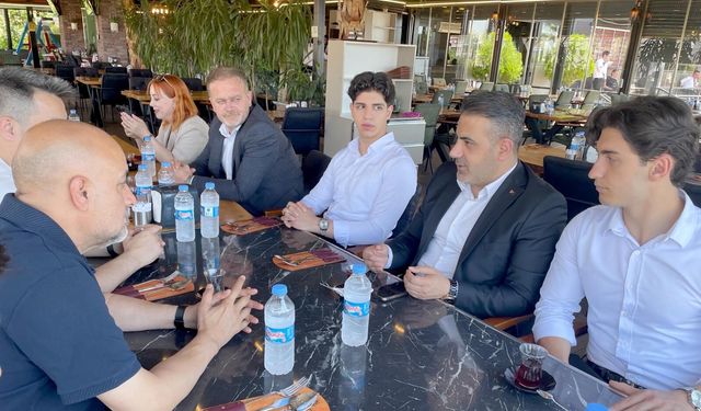 Başkan Çetin, Uluslararası Başarıya İmza Atan Gençleri Ağırladı