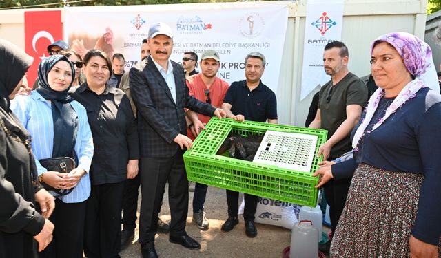 Batman’da 662 Kadın Üreticiye Destek: 40 Bin “Koşan Tavuk” Dağıtıldı