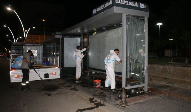 Batman’da Duraklara Hijyen Operasyonu
