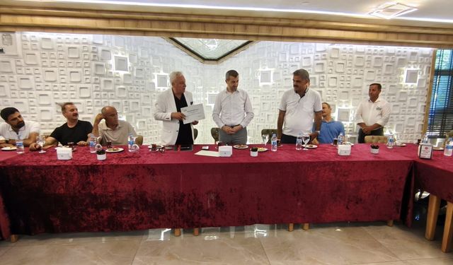 Karataş'tan Güvenlik Personeline Anlamlı Jest