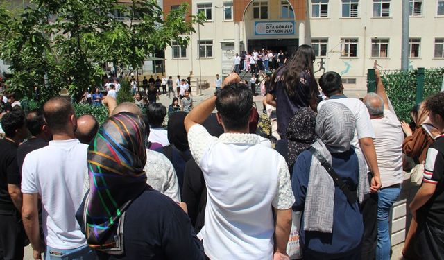 LGS heyecanı Batman'da yaşandı