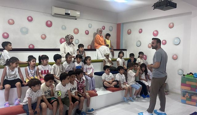 Miniklere Sağlık Taraması ve Teknoloji Bağımlılığı Uyarısı