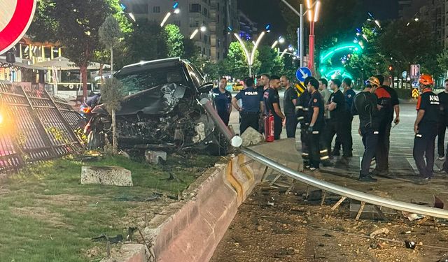 Refüje Çıkan Otomobilde Korku Dolu Gece: 3 Yaralı
