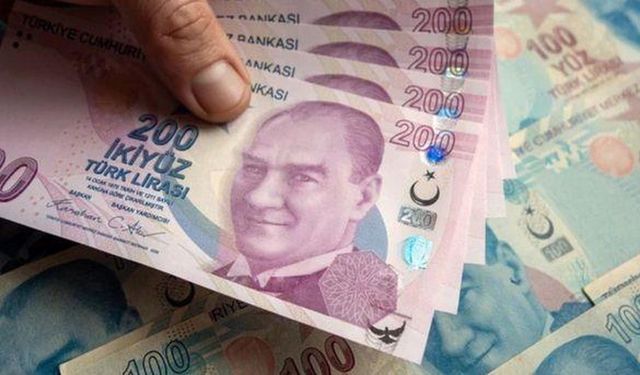 EMEKLİYE ÇİFTE MÜJDE BİRDEN! HEM KİRA YARDIMI HEM İKRAMİYE HESAPLARA AKIYOR!