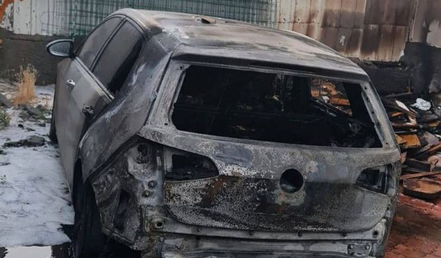 Batman'da Park Halindeki 3 Araç Küle Döndü