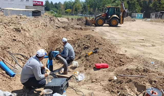 Bulvar ve Çevre Yolunda Sulama Altyapısı Kuruluyor