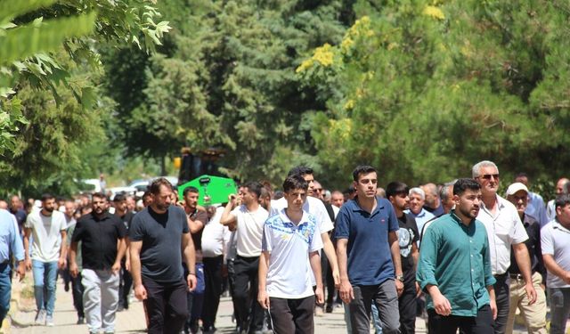 Direk Ailesinden 3 İsim Son Yolculuğuna Uğurlandı