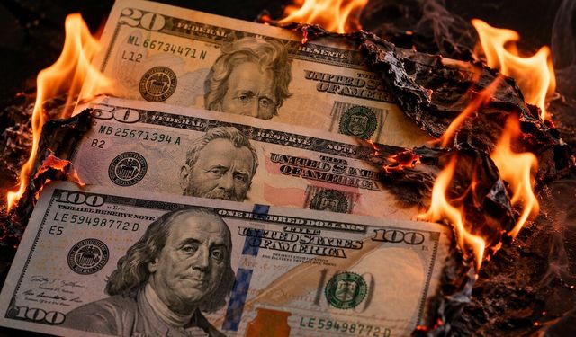 ACİL KODLU GECE YARISI KARARI! 00:00'da Resmen Yürürlüğe Giriyor: Bankada Tek Bir Doları Bile Olanlar Dikkat! O Tarihte Paranızı Tamamen Unutun!