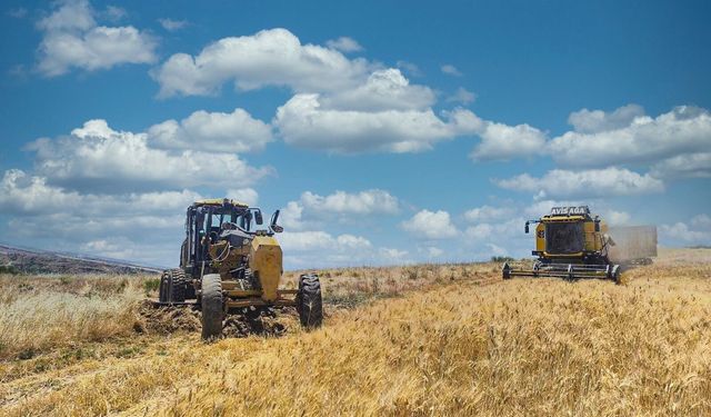 Kozluk'ta 70 Köy ve 115 Mezranın Tarla Yolları Yenilendi