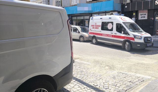 Ambulans Sokağa Giremedi! Hatalı Park Sağlık Ekiplerini Hastaya Yürüttü