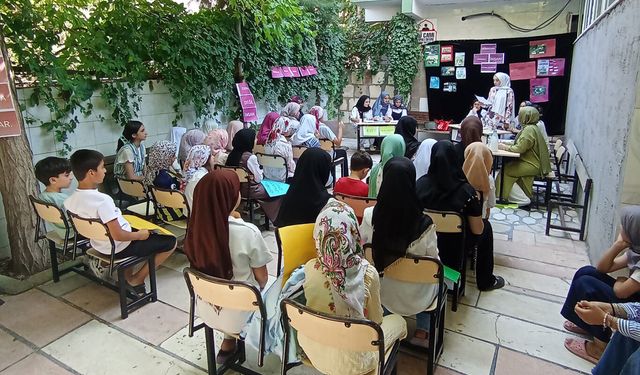 Ekranlara Değil, Birbirimize Bakalım: Batman’da Teknoloji Münazarası