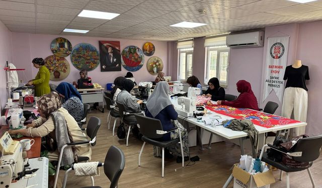 Kadınlara Emeğin ve Özgüvenin Kapısı Açılıyor