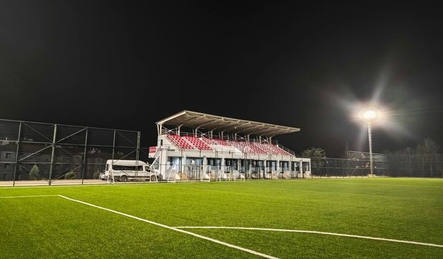 Sason İlçe Stadı Akşamları Işıl Işıl