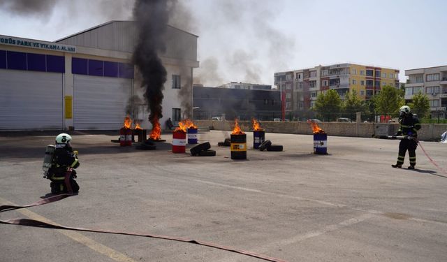 Yangın, Kurtarma Ve Afet Eğitimleri Uygulamalı Sürüyor