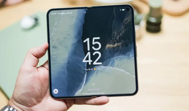 Google’ın Yeni Nesil Katlanabilir Telefonu Pixel 11 Pro Fold Tanıtıldı: Üst Düzey Yapay Zekâ ve İnce Tasarım