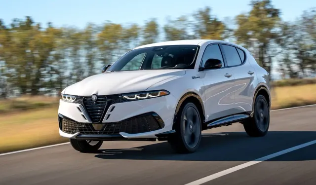 Alfa Romeo Hibrit ve Elektrikli SUV Modelleri Zamlı Fiyatlarla Sunuldu
