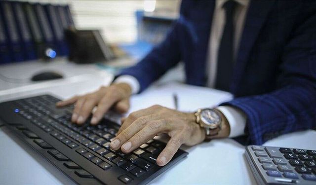 Memurlar İçin Yeni Mesai Formülü Gündemde: 5 Saatlik Sistem Nasıl İşleyecek?