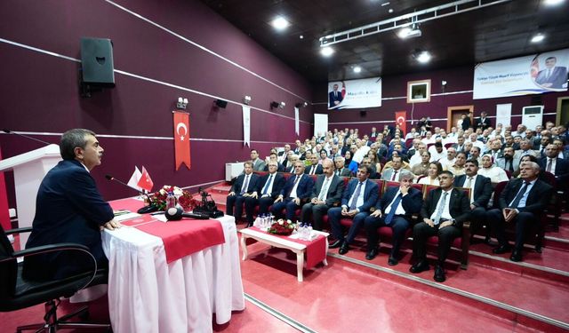 Batman’da Bakan Tekin Okul Müdürleriyle Bir Araya Geldi