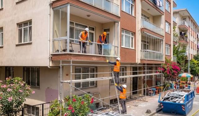Hangi Cam Balkonlar Sökülecek? Komşu İzni Zorunlu mu? Yeni Kurallar Neler Olacak?  Demir Parmaklıklar Neden Yasaklandı?