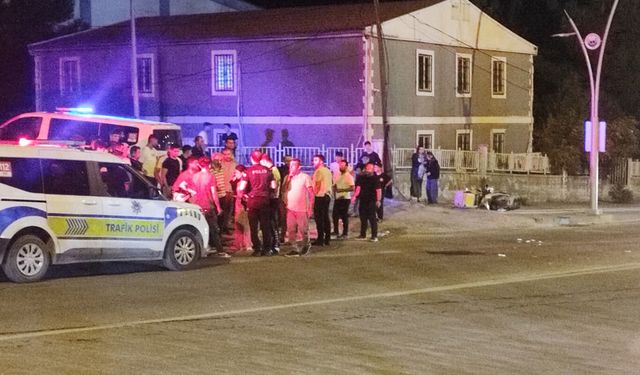 Motosikletli kurye ile otomobil çarpıştı: Bir yaralı