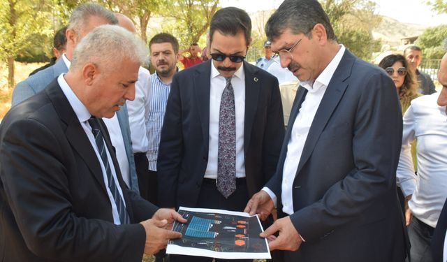 Nasıroğlu, Gercüş Gençlik Merkezi projesini inceledi