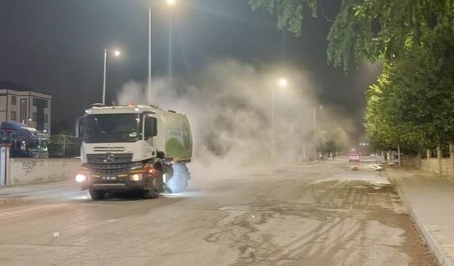 Temizlik ekipleri kentin dört bir yanında