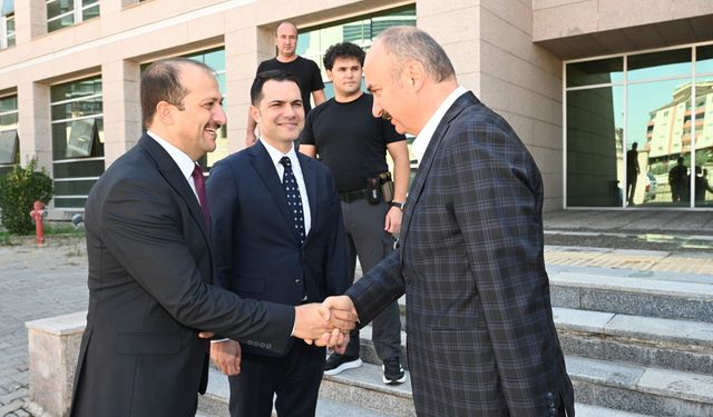 Vali Canalp’ten Adalet Komisyonu Başkanı Yıldırım’a Hayırlı Olsun Ziyareti