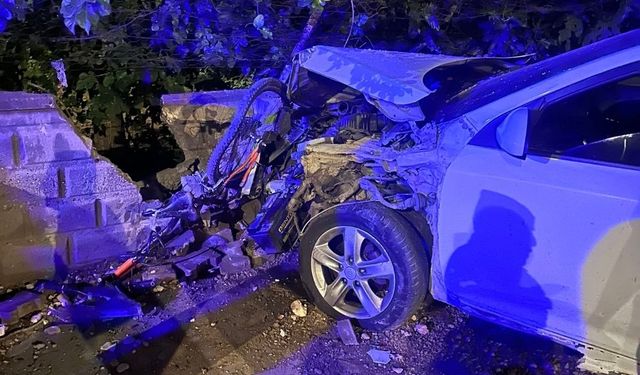 BATMAN’DA KONTROLDEN ÇIKAN OTOMOBİL DUVARA ÇARPTI: 1 YARALI
